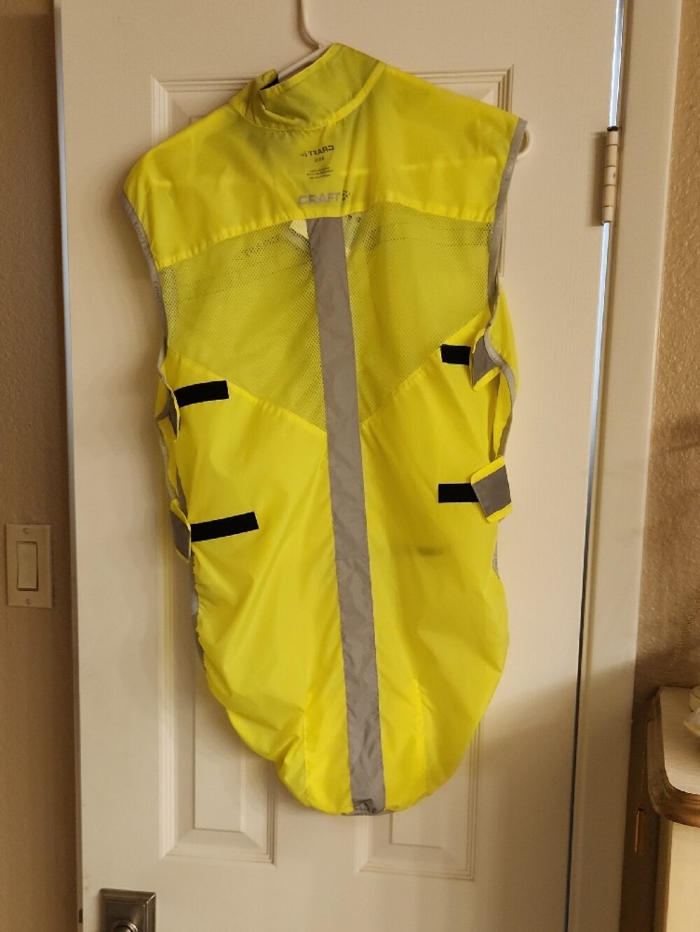 Craft High-Visibility Yellow Reflective Safety Vest - Picture 3 of 3